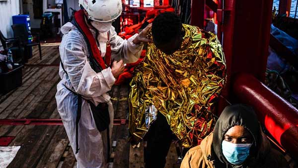 Hundreds of migrants rescued in the Mediterranean Hundreds of migrants rescued in the Mediterranean