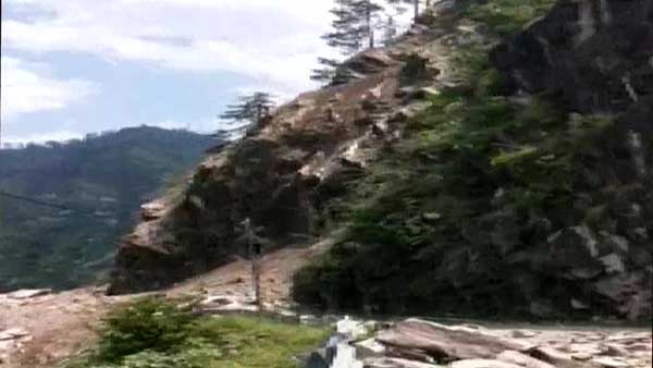 Kinnaur landslide: More than 40 feared buried as debris, boulders hit truck, bus full of passengers Kinnaur landslide: More than 40 feared buried as debris, boulders hit truck, bus full of passengers