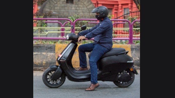 Ola electric scooter launch date: Planning a launch event on 15th August, tweets CEO Bhavish Aggarwal Ola electric scooter launch date: Planning a launch event on 15th August, tweets CEO Bhavish Aggarwal