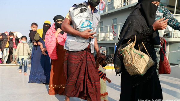 Dozens missing after Rohingya refugee boat capsizes Dozens missing after Rohingya refugee boat capsizes