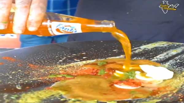 Why? kyu? kahe?: A video of fried eggs with a splash of Fanta amazes netizens Why? kyu? kahe?: A video of fried eggs with a splash of Fanta amazes netizens