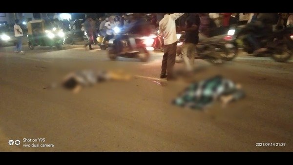 Bengaluru: Two riders plunge to death from Electronic City flyover Bengaluru: Two riders plunge to death from Electronic City flyover