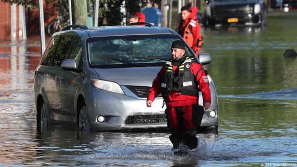 Historic New York area floods kill dozens Historic New York area floods kill dozens