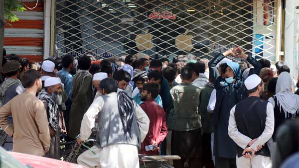 EU announces 1-billion euro aid package for war-torn Afghanistan EU announces 1-billion euro aid package for war-torn Afghanistan
