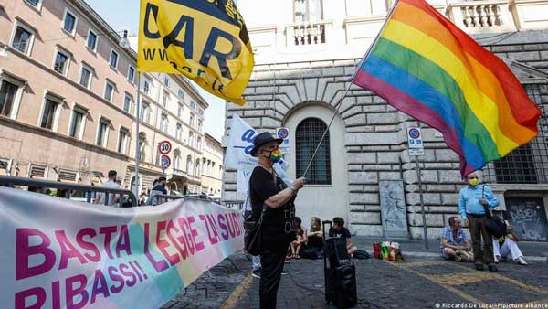 Italy: Senate rejects anti-homophobia law Italy: Senate rejects anti-homophobia law