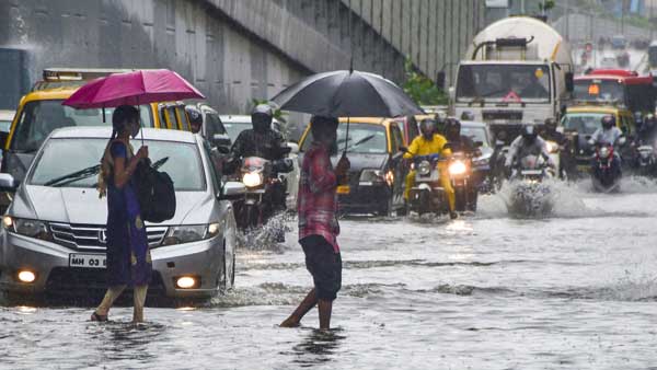 Landslide in Keralas Kottayam: 3 dead, atleast 10 missing in Kottayam, IAF assistance sought Landslide in Keralas Kottayam: 3 dead, atleast 10 missing in Kottayam, IAF assistance sought