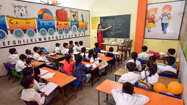After months of closure due to COVID-19, schools reopen in Delhi, Tamil Nadu, Kerala After months of closure due to COVID-19, schools reopen in Delhi, Tamil Nadu, Kerala