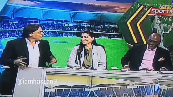 Shoaib Akhtar takes mic off, walks out of TV show after being asked to leave by the PTV host Shoaib Akhtar takes mic off, walks out of TV show after being asked to leave by the PTV host