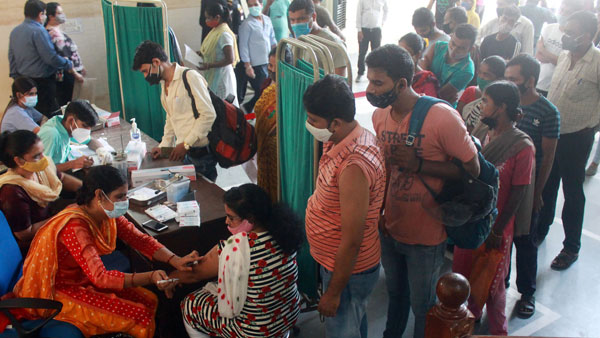 India closing on to the 100 crore COVID-19 vaccination mark India closing on to the 100 crore COVID-19 vaccination mark