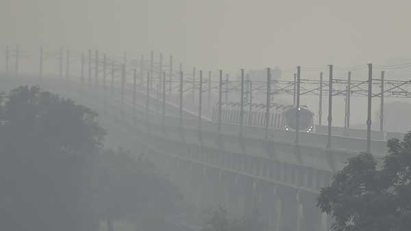Delhi Air pollution: Govt lifts ban on construction; call on school, college reopening on Nov 24 Delhi Air pollution: Govt lifts ban on construction; call on school, college reopening on Nov 24
