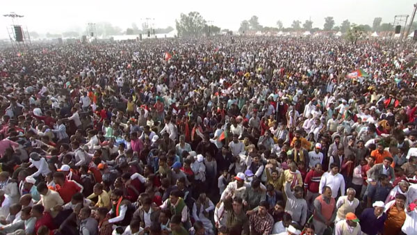 Noida airport: Thousands flock Jewar for foundation laying event Noida airport: Thousands flock Jewar for foundation laying event