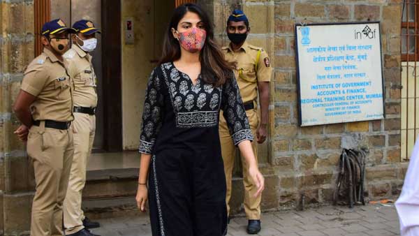 Relief for Rhea Chakraborty, Court allows de-freezing of actress bank accounts after a year Relief for Rhea Chakraborty, Court allows de-freezing of actress bank accounts after a year