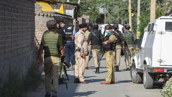 With 2 more arrests NIA steps up heat on terrorists targeting civilians in J&K With 2 more arrests NIA steps up heat on terrorists targeting civilians in J&K