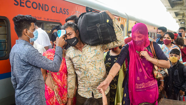 Omicron scare: BMC mandates 7-day home quarantine for passengers from at risk countries Omicron scare: BMC mandates 7-day home quarantine for passengers from at risk countries