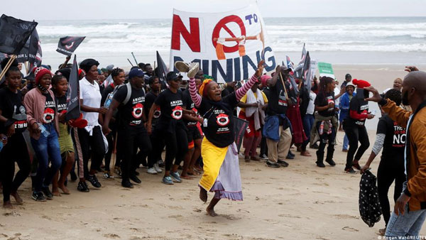 South Africa: Environmentalists protest Shell exploration South Africa: Environmentalists protest Shell exploration