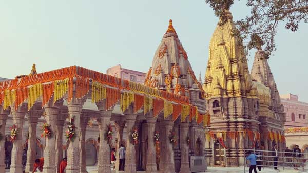Ahead of grand Kashi Vishwanath event, Yogi takes a barb at rivals Ahead of grand Kashi Vishwanath event, Yogi takes a barb at rivals