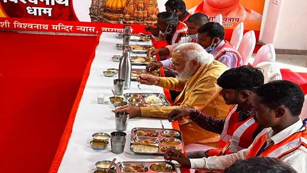 PM Modi pays obeisance at the Kaal Bhairav Temple: PM Modi pays obeisance at the Kaal Bhairav Temple: