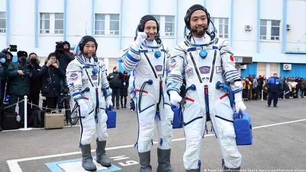 Japanese billionaire returns to Earth from space trip Japanese billionaire returns to Earth from space trip