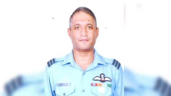 Group Captain Varun Singhs body reaches Bhopal, last rites tomorrow Group Captain Varun Singhs body reaches Bhopal, last rites tomorrow