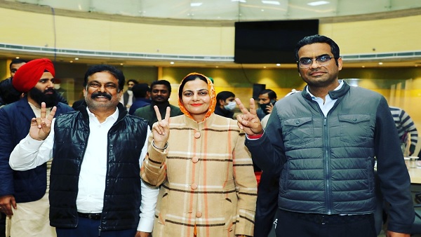 BJP sweeps Chandigarh Municipal Corporation mayoral polls, Sarabjit Kaur is new mayor BJP sweeps Chandigarh Municipal Corporation mayoral polls, Sarabjit Kaur is new mayor