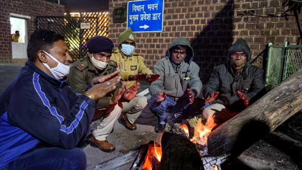 Delhi chills continue: Max temp likely at 19 Delhi chills continue: Max temp likely at 19