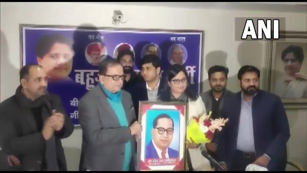 Seema Kushwaha, lawyer of 2012 Nirbhaya gangrape case Delhi, joins Bahujan Samaj Party Seema Kushwaha, lawyer of 2012 Nirbhaya gangrape case Delhi, joins Bahujan Samaj Party