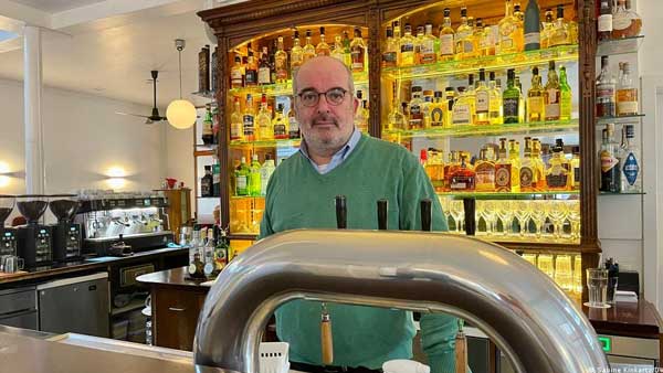 COVID: Germanys bars and restaurants in despair COVID: Germanys bars and restaurants in despair