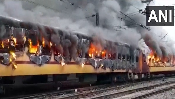 Violence by railway job aspirants: Exams suspended, grievance panel set up, minister appeals for calm Violence by railway job aspirants: Exams suspended, grievance panel set up, minister appeals for calm