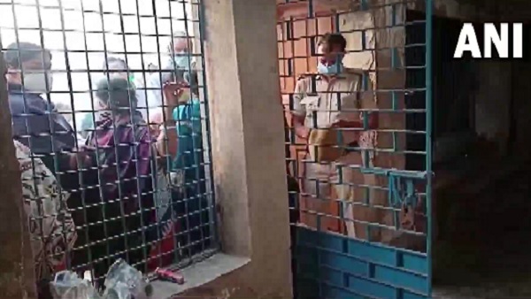 West Bengal civic elections: Polling underway in 108 municipalities West Bengal civic elections: Polling underway in 108 municipalities