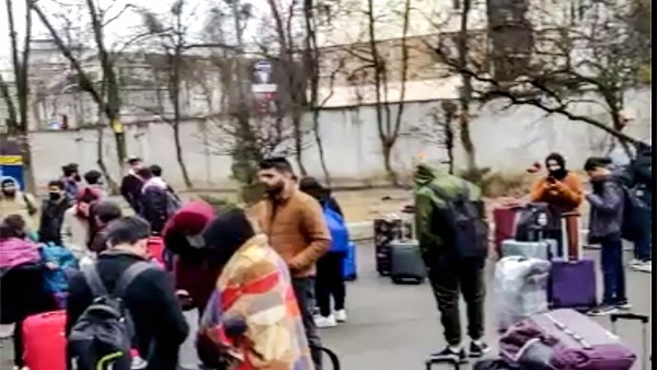 Ukraine crisis: What stranded Indians should do to keep themselves safe? Ex-army chief tells Ukraine crisis: What stranded Indians should do to keep themselves safe? Ex-army chief tells
