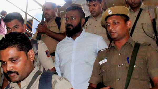 Conman Sukesh Chandrashekhar tried to bribe three Tihar jail staff; probe ordered Conman Sukesh Chandrashekhar tried to bribe three Tihar jail staff; probe ordered