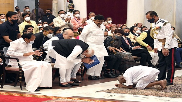 PM Modi hails Padma awardee 126-year-old Baba Sivanand for agility in Mann ki Baat PM Modi hails Padma awardee 126-year-old Baba Sivanand for agility in Mann ki Baat
