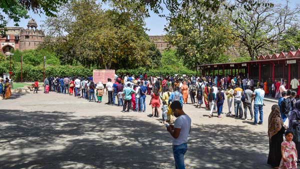 Tickets sold out overnight as Delhi zoo reopens Tickets sold out overnight as Delhi zoo reopens
