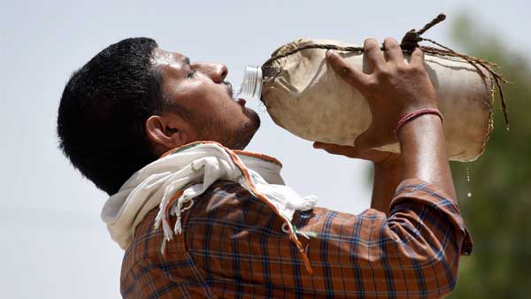 Mercury rising: IMD predicts heatwave conditions to continue in Maharashtra for next 3 days Mercury rising: IMD predicts heatwave conditions to continue in Maharashtra for next 3 days
