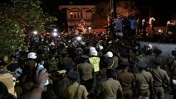 Sri Lanka: Nationwide curfew lifted today morning amid economic crisis Sri Lanka: Nationwide curfew lifted today morning amid economic crisis