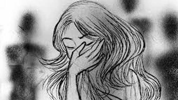 Delhi couple thrash domestic help, cut off her hair Delhi couple thrash domestic help, cut off her hair