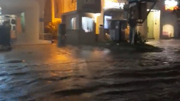 Waterlogged flyovers, inundated roads, visuals from the mighty rains that lashed Bengaluru Waterlogged flyovers, inundated roads, visuals from the mighty rains that lashed Bengaluru