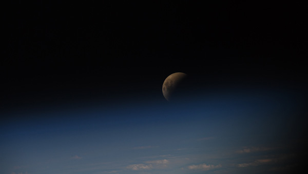 Stunning image of Moon from space Stunning image of Moon from space