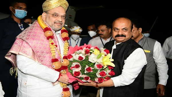 Amit Shahs arrives in Karnataka amid buzz over leadership change Amit Shahs arrives in Karnataka amid buzz over leadership change