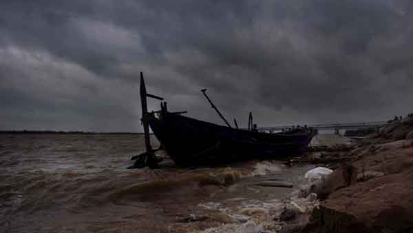 Cyclone Asani: East coast braces for landfall; Odisha districts on alert Cyclone Asani: East coast braces for landfall; Odisha districts on alert