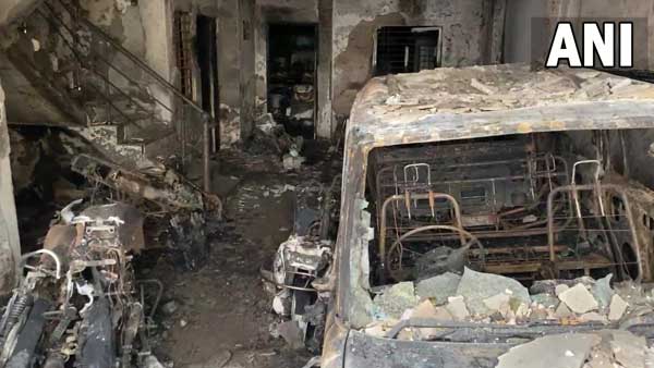 MP: 5 dead, 11 injured as fire breaks out in building in Indore MP: 5 dead, 11 injured as fire breaks out in building in Indore