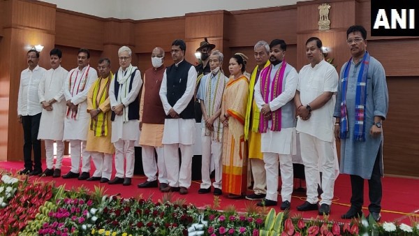 11 MLAs in Tripura take oath as cabinet ministers at Raj Bhawan 11 MLAs in Tripura take oath as cabinet ministers at Raj Bhawan