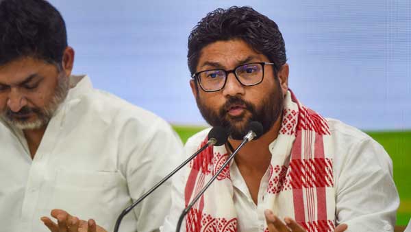 Jignesh Mevani threatens to call for Gujarat Bandh on June 1 Jignesh Mevani threatens to call for Gujarat Bandh on June 1