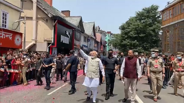 Watch: PM Modi holds massive roadshow in Shimla to mark 8 years of his govt Watch: PM Modi holds massive roadshow in Shimla to mark 8 years of his govt