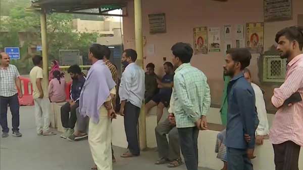 Delhi Mundka fire: Distraught relatives of victims look for loved ones at hospital Delhi Mundka fire: Distraught relatives of victims look for loved ones at hospital