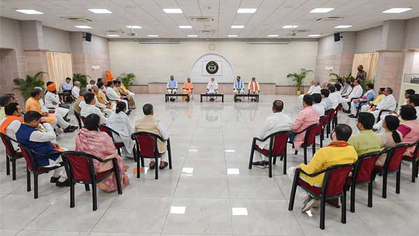 Ease of living for citizens, prime focus of meet between PM Modi, UP ministers Ease of living for citizens, prime focus of meet between PM Modi, UP ministers