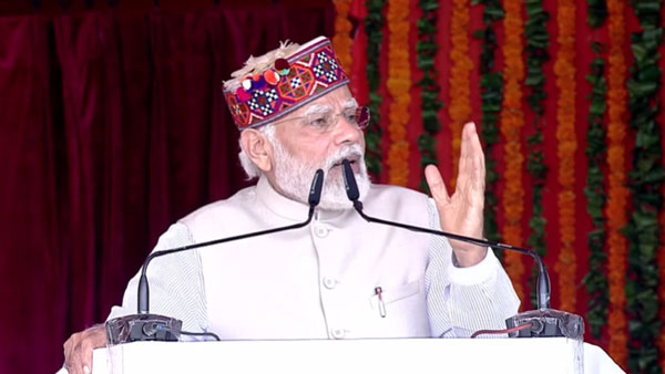 PM Modi in Shimla interacts with beneficiaries after massive roadshow PM Modi in Shimla interacts with beneficiaries after massive roadshow