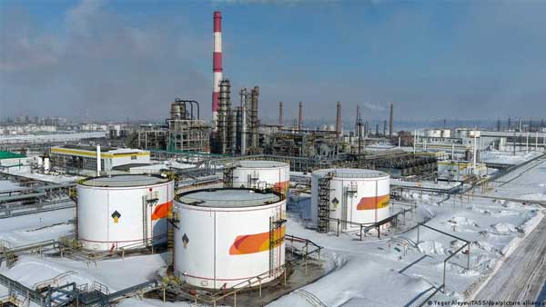 Ukraine: EU struggles to find unity on Russian oil embargo Ukraine: EU struggles to find unity on Russian oil embargo