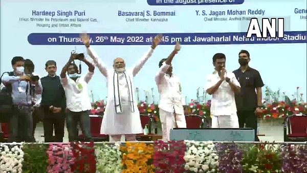 PM Modi arrives in Chennai to lay foundation stone of projects worth over Rs 31,500 cr in TN PM Modi arrives in Chennai to lay foundation stone of projects worth over Rs 31,500 cr in TN