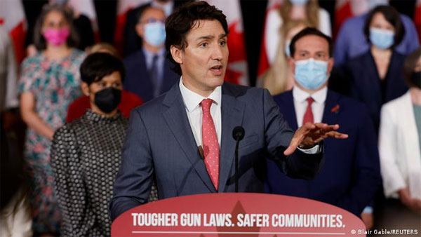 Canada announces new bill to freeze handgun sales Canada announces new bill to freeze handgun sales